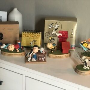 Hallmark Peanuts Ceramic Figurines Set - Multicolor